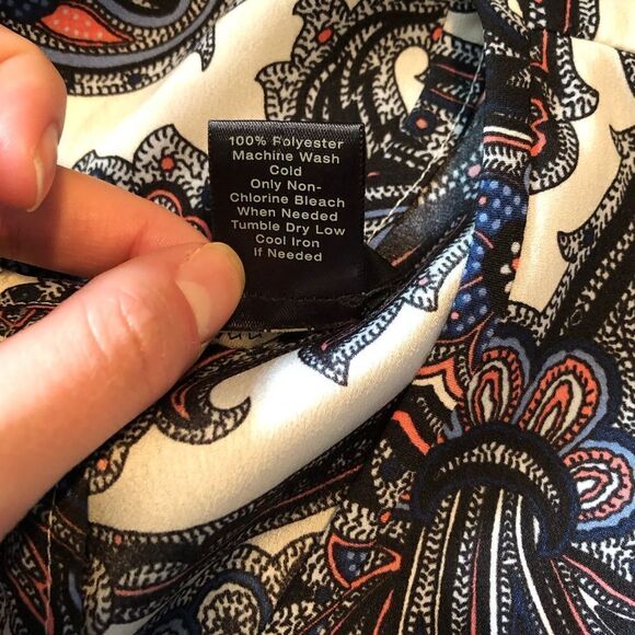 3 for $30! Ann Taylor paisley patterned tee - Picture 4 of 8